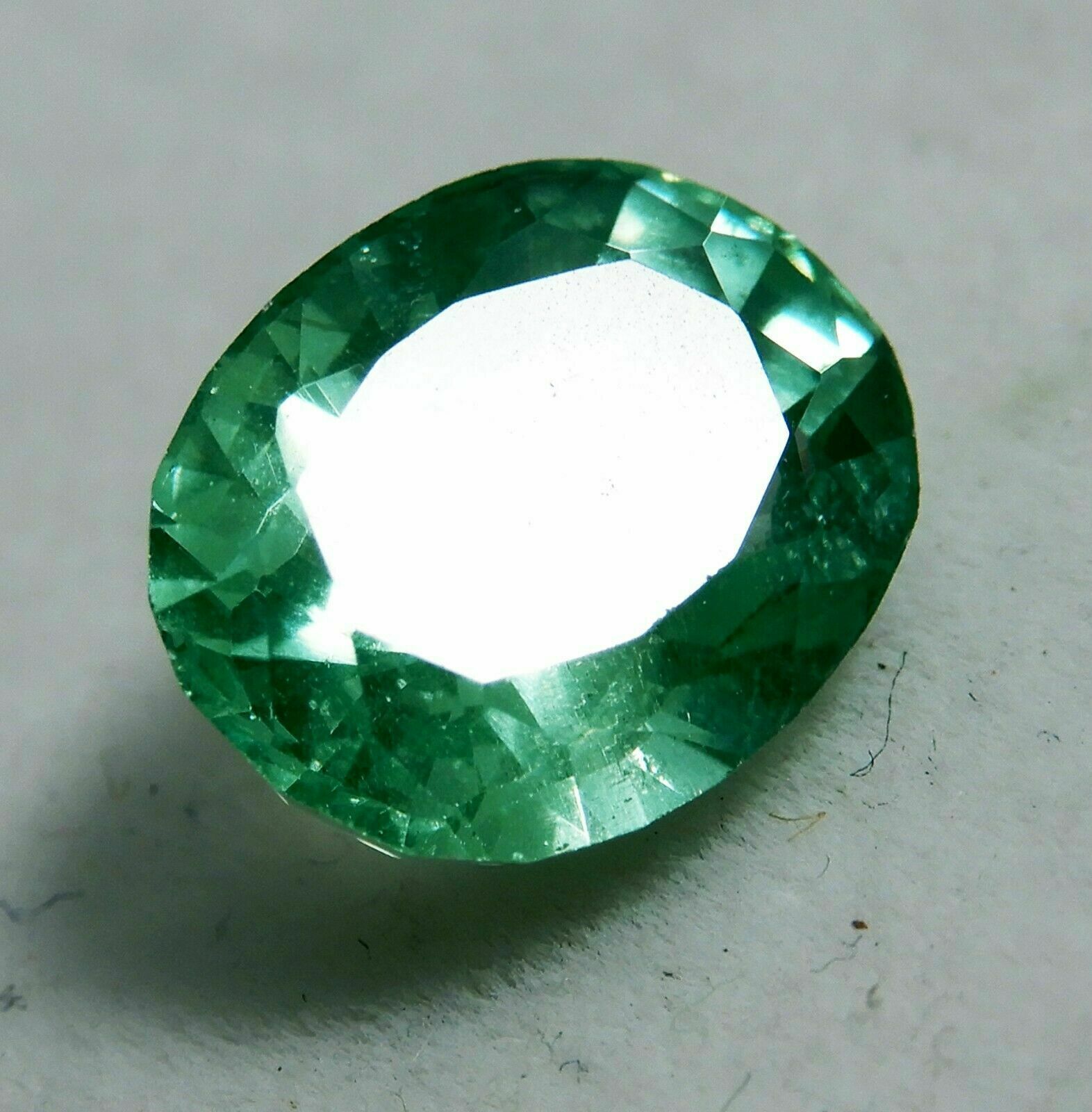 5,15ct Naturlig Grön Smaragd - VVS2